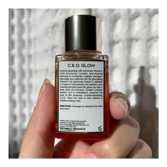 Sunday Riley C.E.O. Glow - Picture 2 of 8